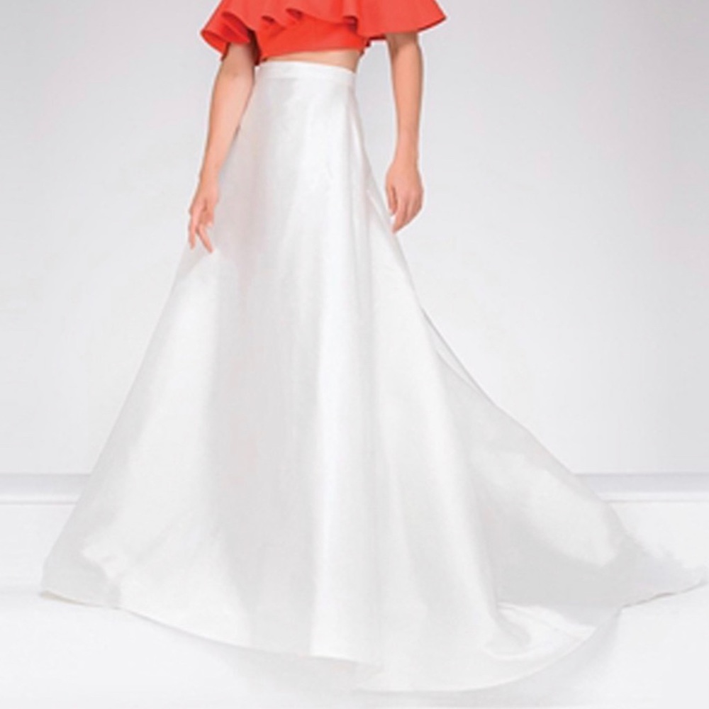 White Jovani Skirt size 4, NWT